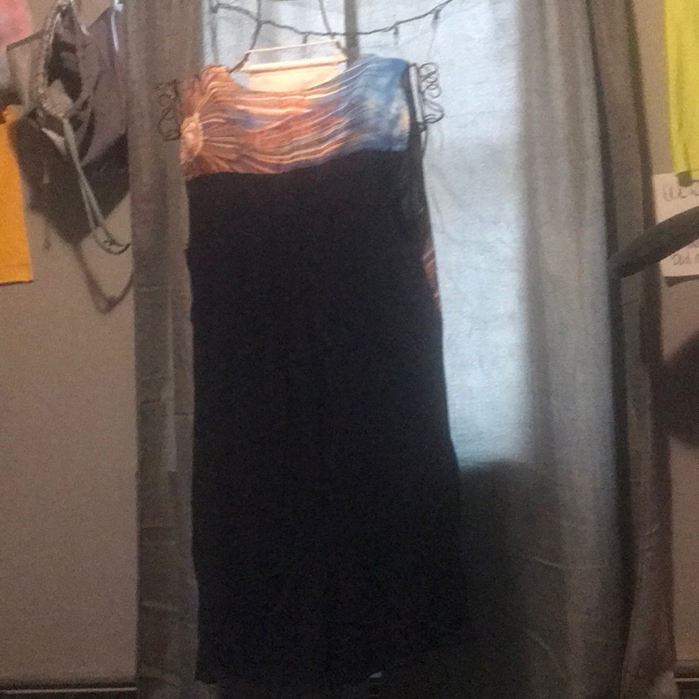 Dress - Picture 2 of 5